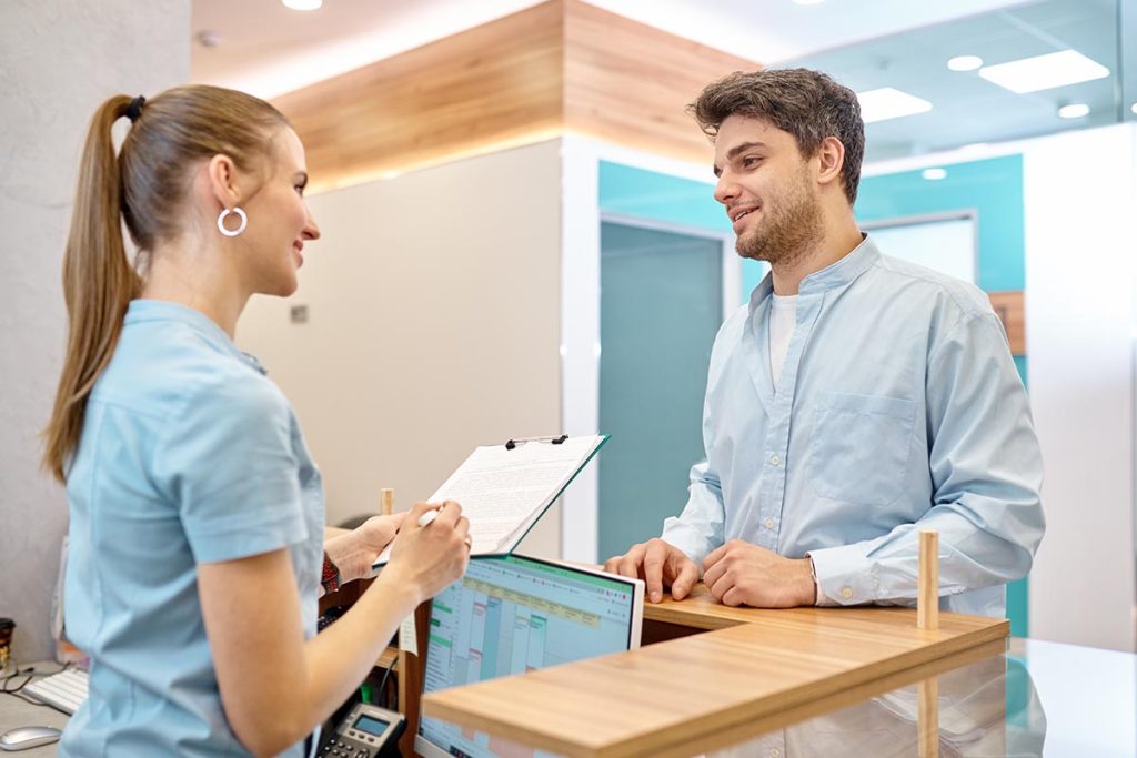 Man choosing the right heroin rehab center