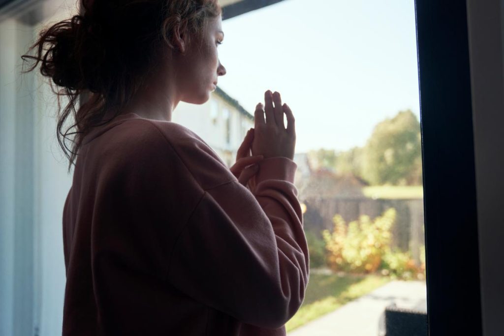 person addicted to kratom