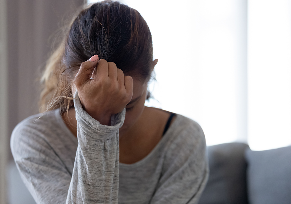 Woman experiencing alcohol blackouts