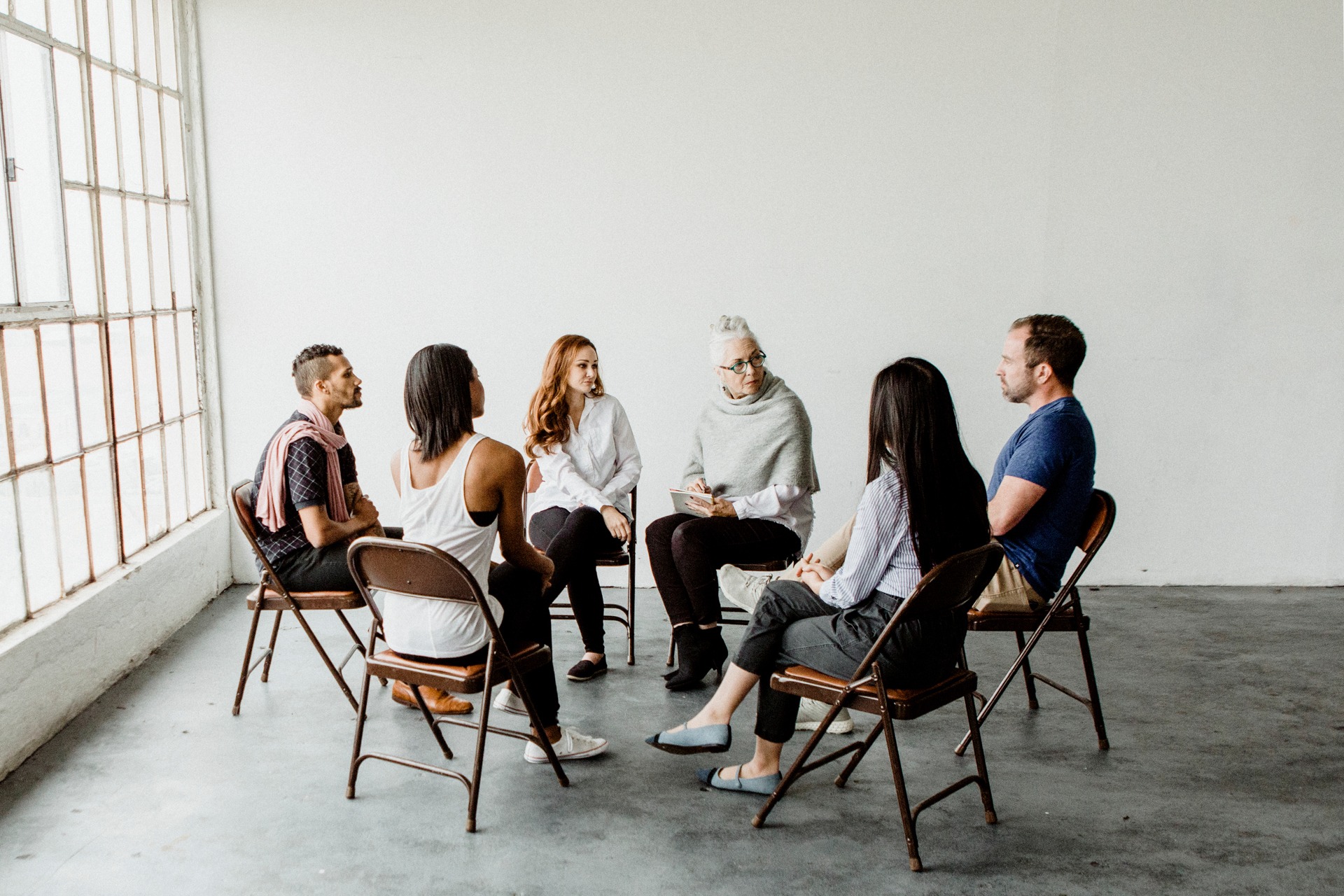 Group therapy session about DUI vs. DUII in Oregon