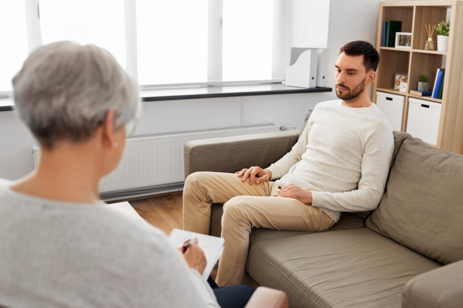 man in a therapy session discussing DUI vs. DUII in Oregon