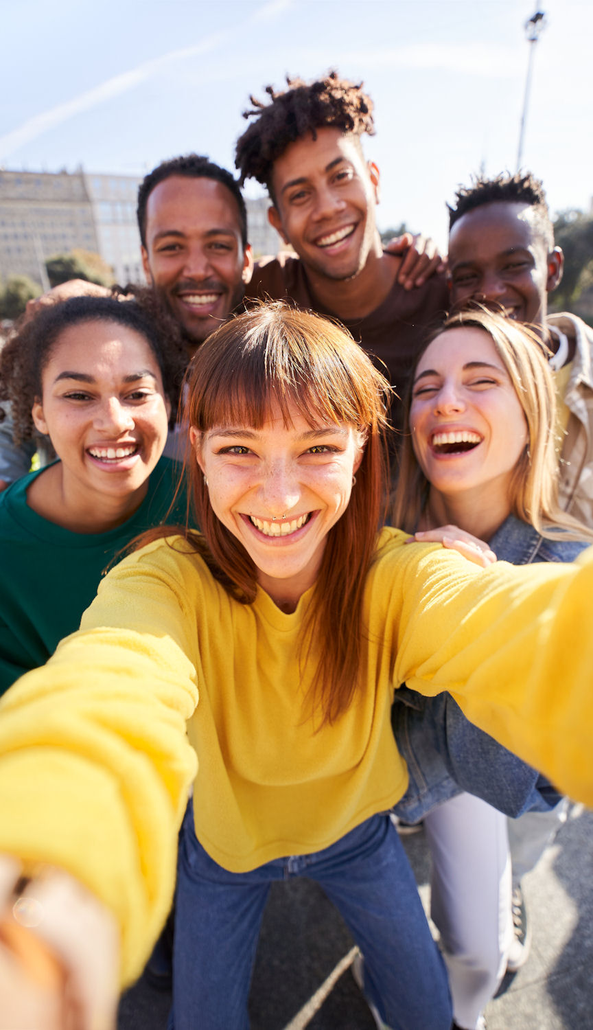 Happy individuals who take part in treatment for Acute Stress Disorder